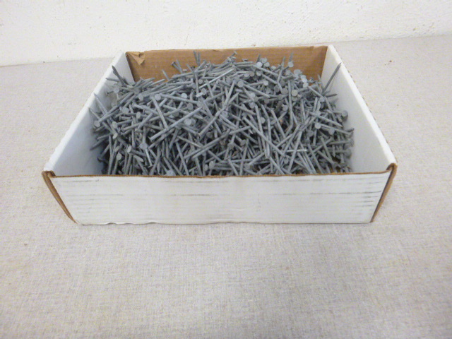 lot 200 image: Box of Galvanized 8 Penny Nails
