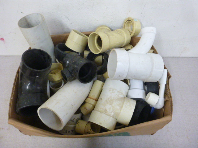 lot 203 image: Miscellaneous PVC Fittings