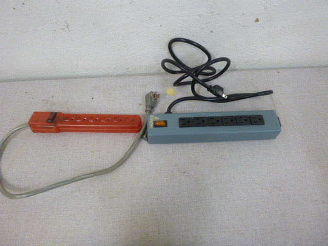 lot 207 image: 2 Power Strips