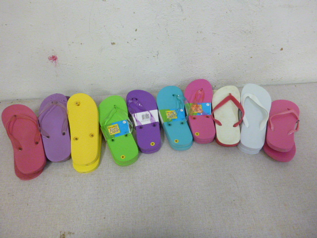 lot 224 image: 10 Pair of Flip Flops