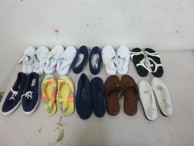 lot 226 image: 10 Pair of Womens Shoes