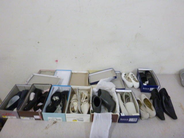lot 227 image: 10 Pair of Womens Shoes