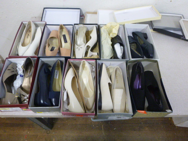 lot 229 image: 10 Pair of Womens Shoes