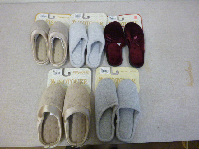 lot 235 image: 5 Pair of Isotoner Slippers