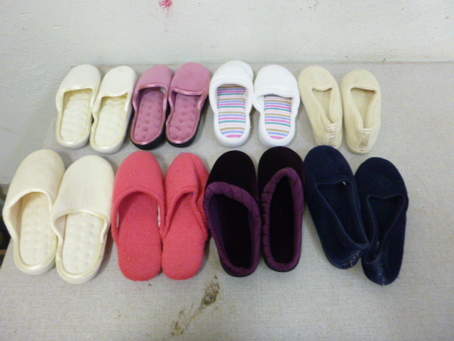 lot 238 image: 8 Pairs of Slippers