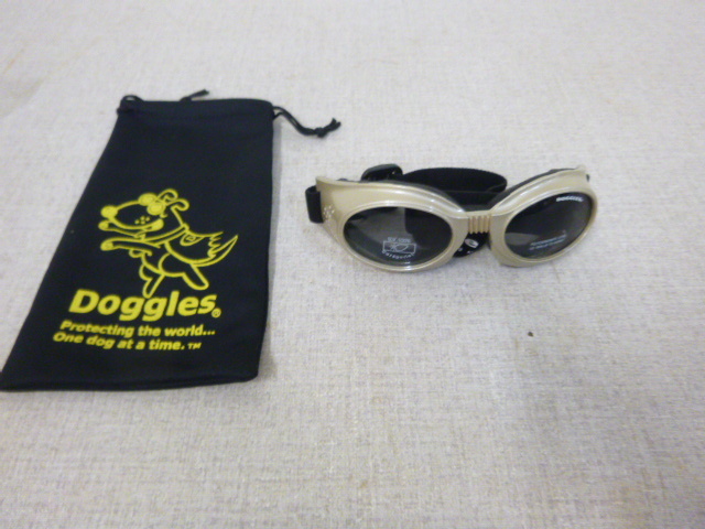 lot 250 image: Pair of Doggles