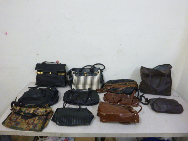 lot 251 image: Miscellaneous Purses and Handbags