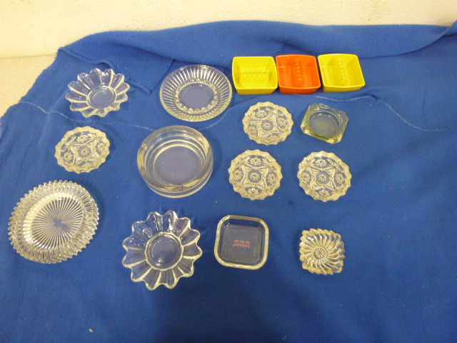 lot 259 image: Miscellaneous Ash Trays