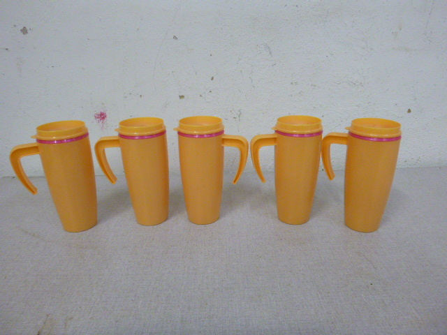 lot 281 image: 5 Insulated Coffee Mugs