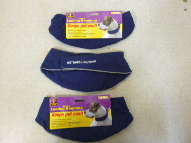 lot 284 image: 3 Outward Hound Pet Cooling Bandanas