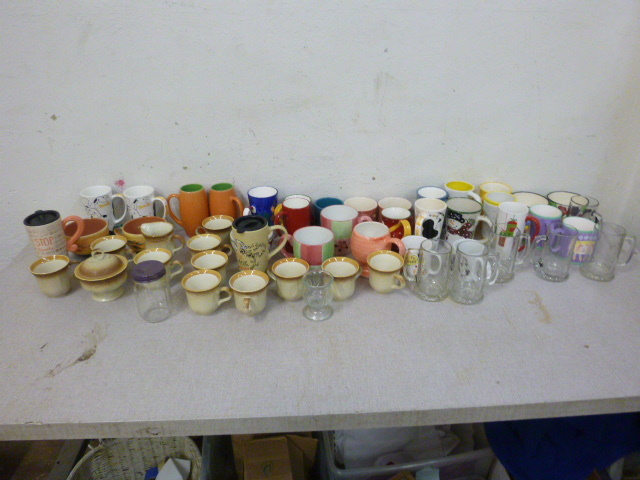 lot 289 image: Miscellaneous Mugs and Cups