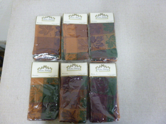lot 292 image: 6 Packs of Napkins
