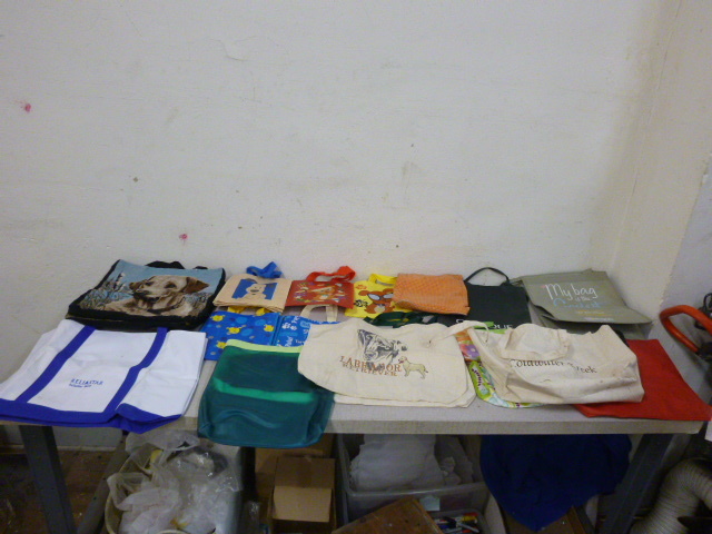 lot 293 image: Miscellaneous Carrying Bags