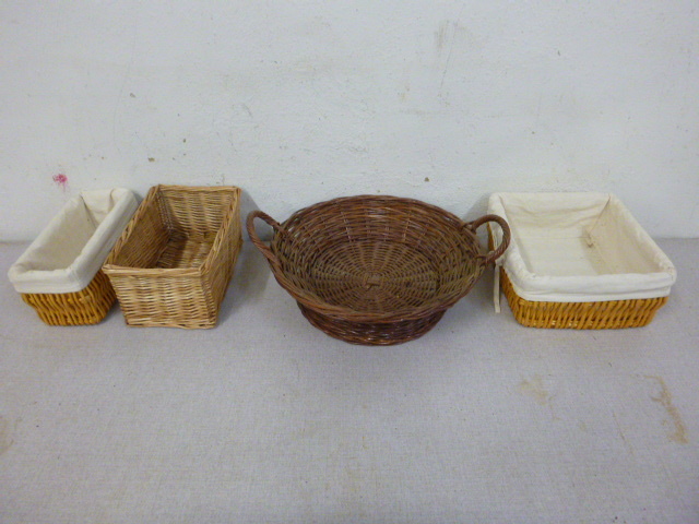 lot 303 image: 4 Baskets