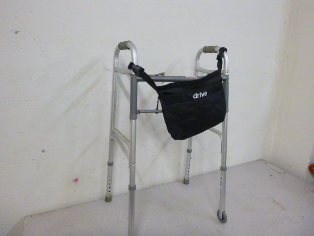 lot 306 image: Aluminum Adjustable Walker with Carrying Bag