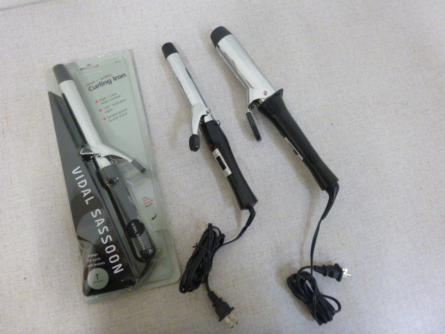 lot 321 image: 3 Curling Irons