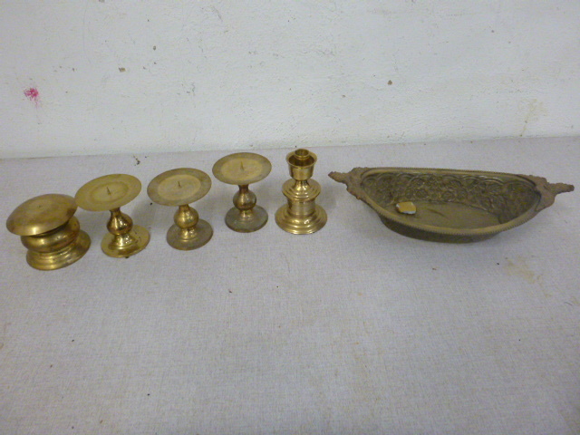 lot 334 image: Miscellaneous Brass Candle Holders