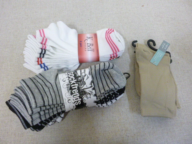 lot 344 image: 14 Pairs of Womens Socks