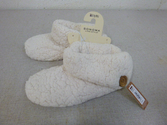 lot 345 image: Sonoma Slippers