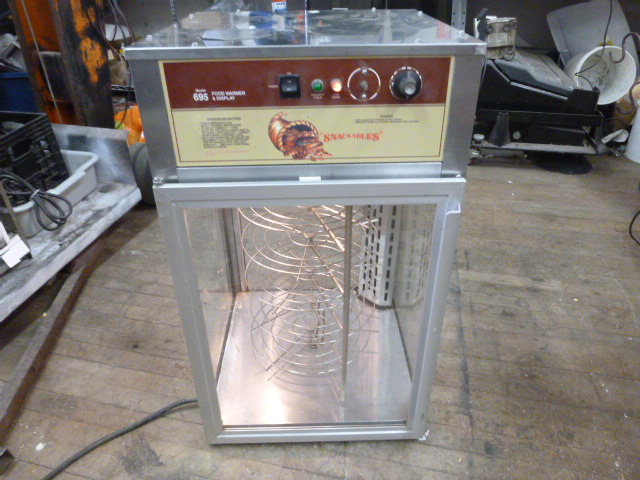 lot 1 image: Pizza Warmer