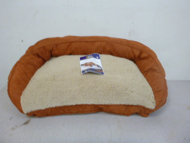 lot 352 image: New Serta Sertapedic Memory Foam Pet Bed