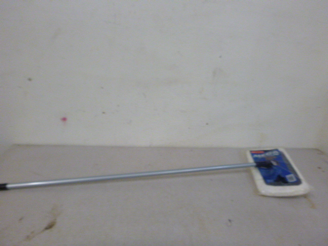 lot 360 image: New Rubbermaid Mega Mop