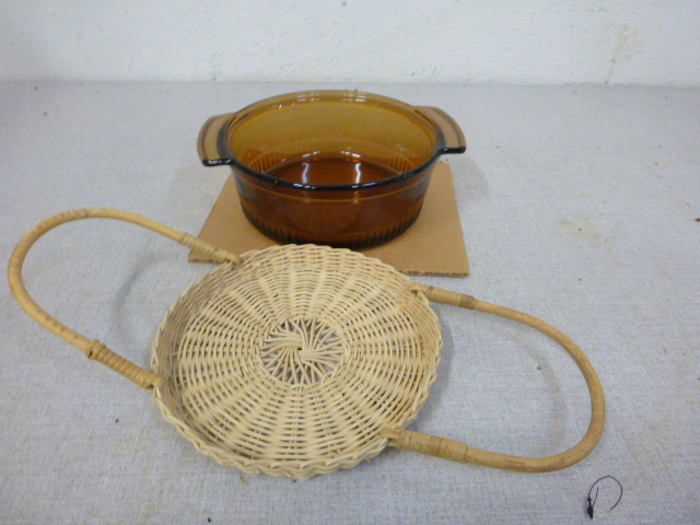 lot 364 image: Anchor Hocking Casserole Dish
