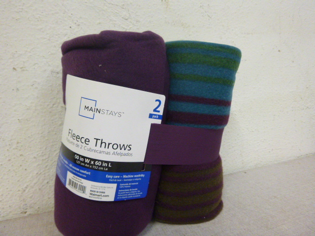 lot 375 image: Mainstays 2 Pack Fleece Throws