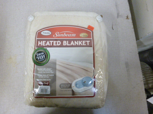 lot 384 image: New Sunbeam Heated Blanket