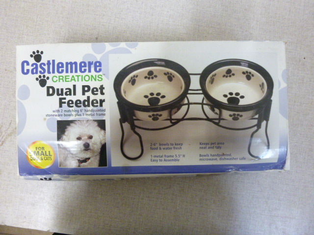 lot 393 image: Castlemere Dual Pet Feeder