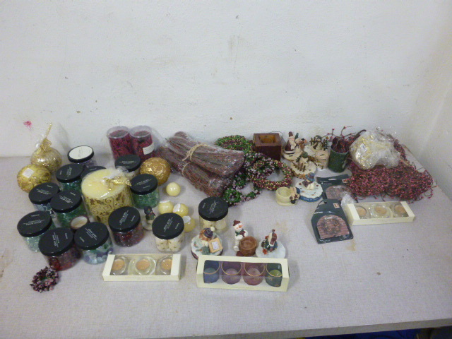 lot 397 image: Miscellaneous Dcor