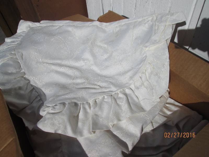 Box of approx. 40 half circle linen...