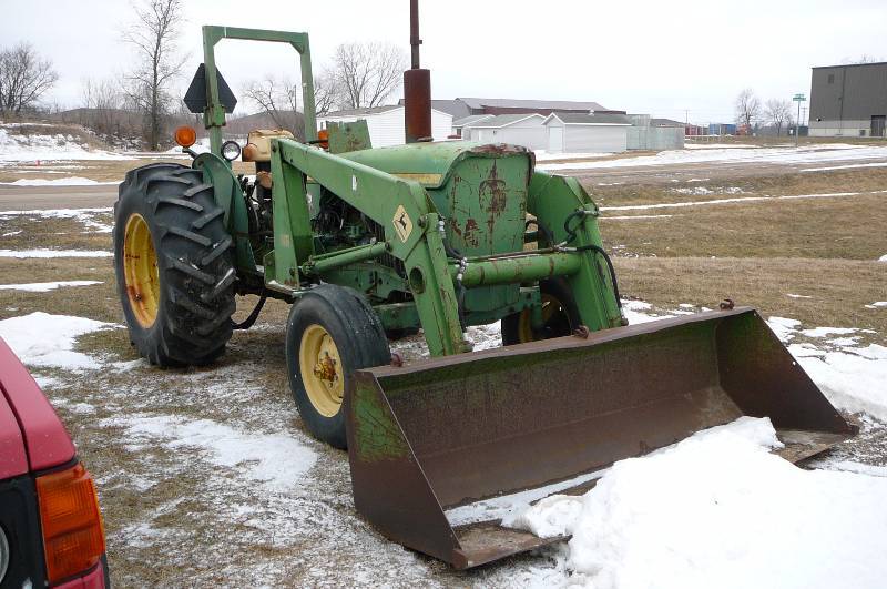 lot 1 image: John Deere 2030 with Loader
