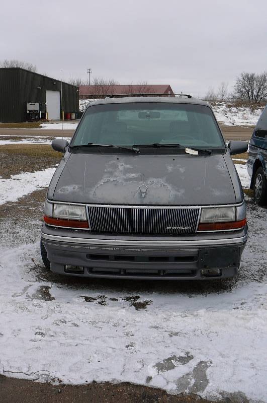 lot 4 image: 1993 Chrysler Town & Country