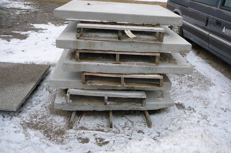 lot 5 image: Cement Pads 4 X 4   5 Count