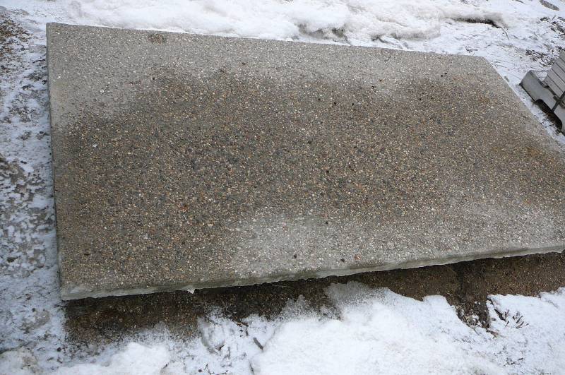 lot 6 image: Cement Pads 4 x 7  1 Count