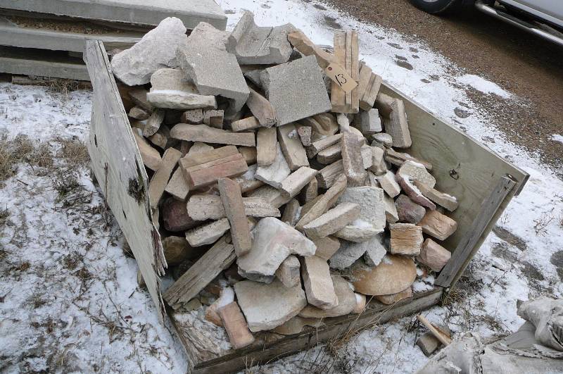 lot 13 image: Lot of Decorative Stone and Rock