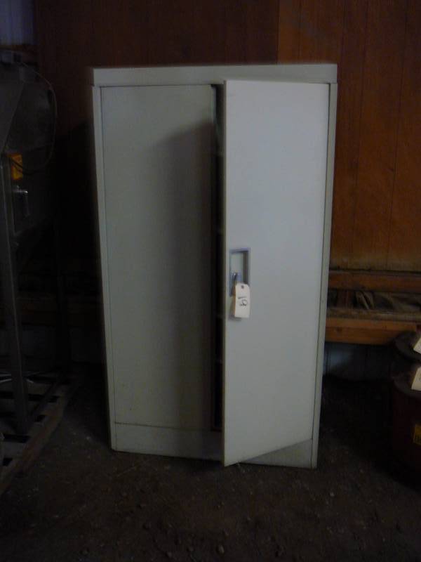 lot 19 image: Metal Storage Cabinet 36 w x 18 d x 65 h