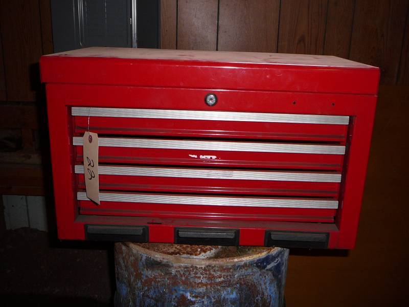 lot 22 image: Tool Box  22 wide x 12 deep x 11 high