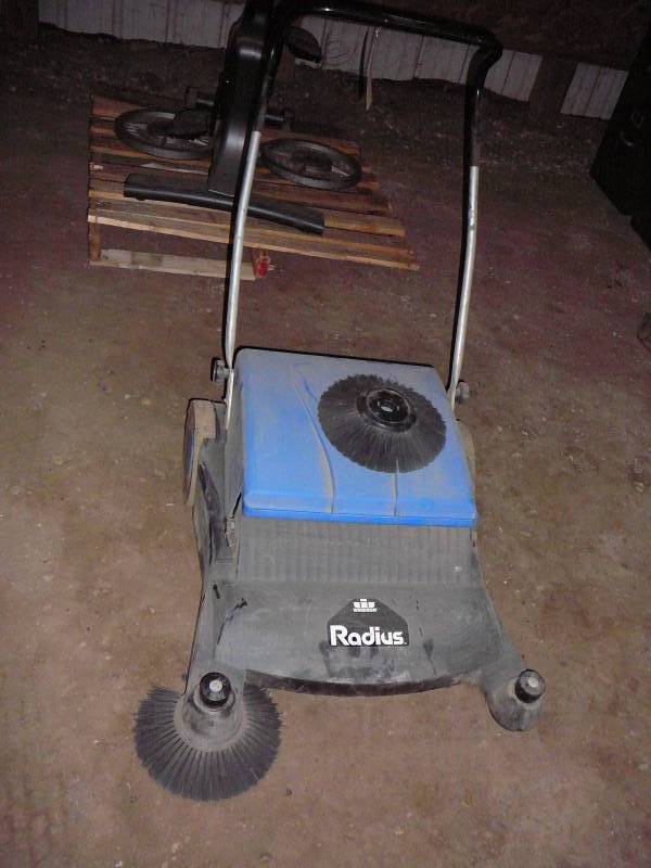 lot 30 image: Sweeper Windsor Radius