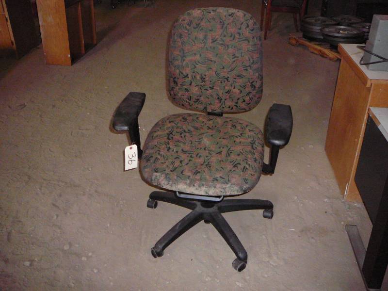 lot 36 image: Office Chair Nice