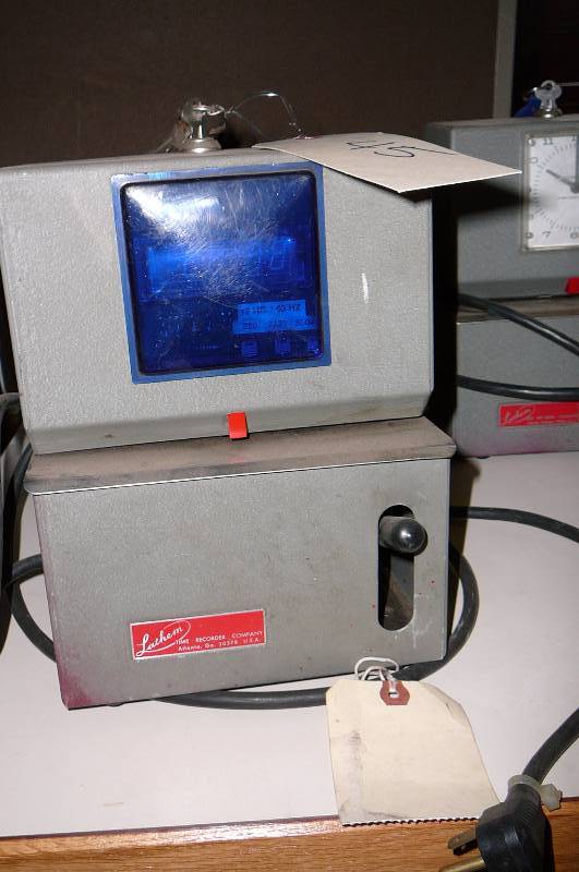 lot 45 image: Time Clock Lathem
