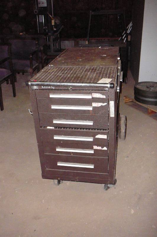 lot 64 image: Kennedy Tool Box Work cart