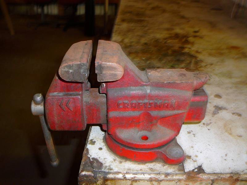 lot 89 image: Work Bench with vice 69 w x 30 d x 35 12 h