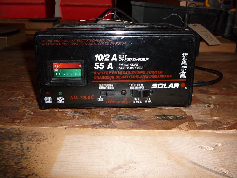 lot 124 image: Solar Charger 102a 55a