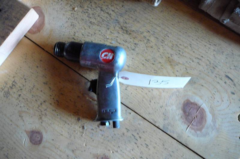 lot 135 image: C-H Air Chisel