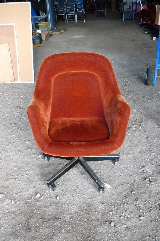 lot 189 image: Office Chair on casters and swivels Burnt Orange Cloth