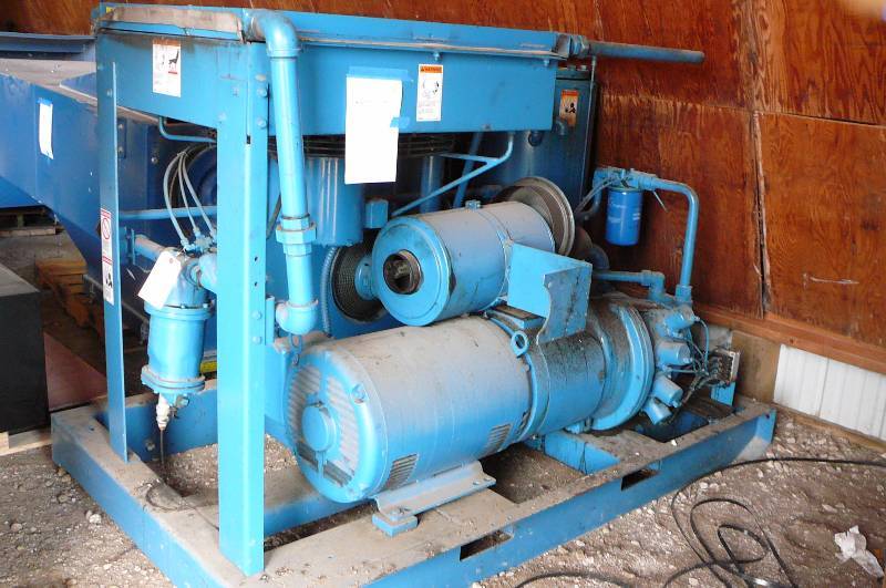 lot 196 image: Air Compressor Quincy 0s1-245 hp50- RPM 1775 Volts 230-460-3ph  Bad Compressor
