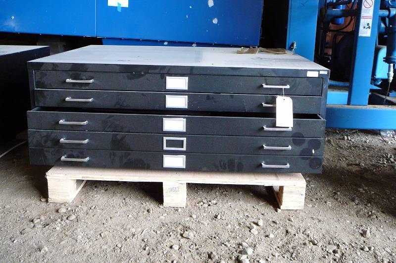 lot 197 image: SAFC File 35 12 x 46 12 x 16 12 5 drawer