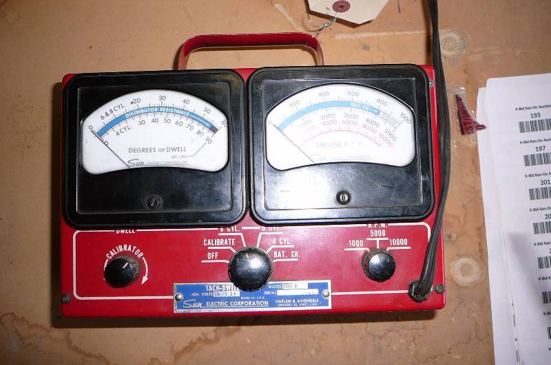 lot 215 image: Tach - Dwell Tester model TDT-11